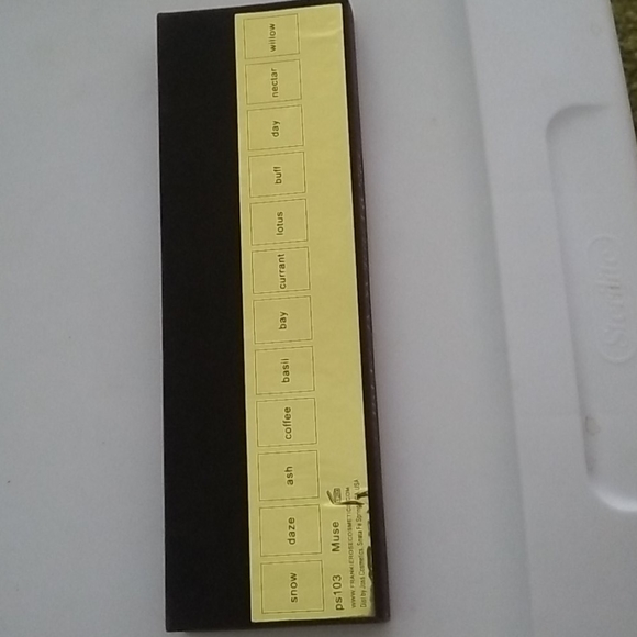 Frankie Rose Cosmetics Eye Shadow Kit Gift - Picture 5 of 5